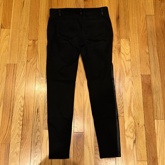 WOMEN’S DKNY PLEATHER FRONT, COTTON STRETCH STYLE JEANS, SIZE: 4 - Picture 3 of 7